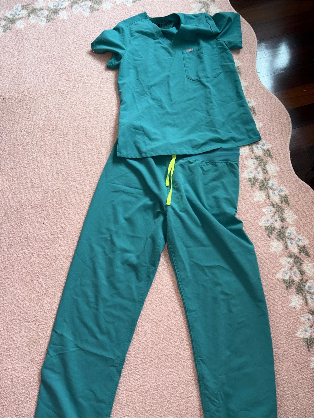 Teal figs scrub set